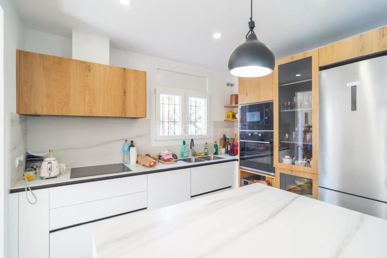 Amplia casa reformada de 6 habitaciones con jardín en Palafrugell