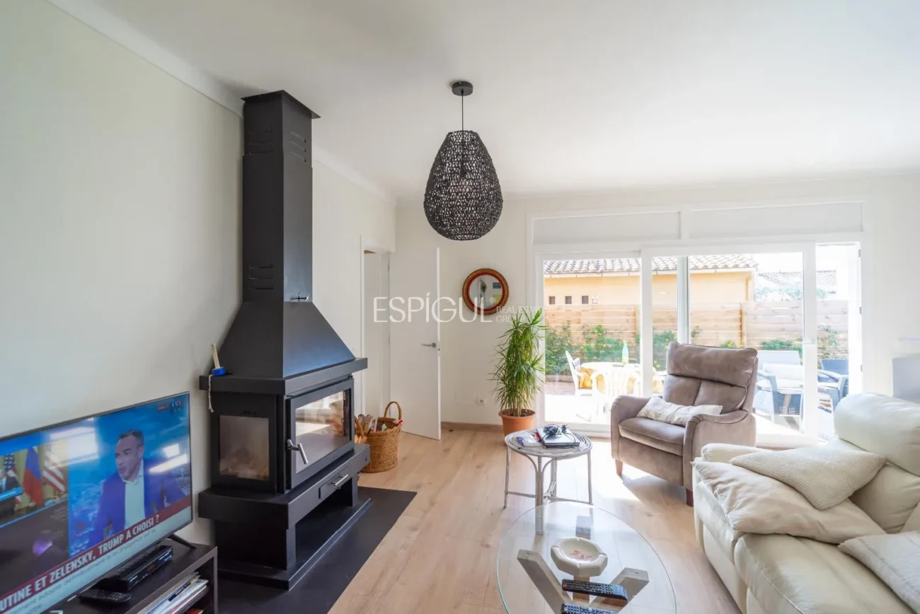 Amplia casa reformada de 6 habitaciones con jardín en Palafrugell