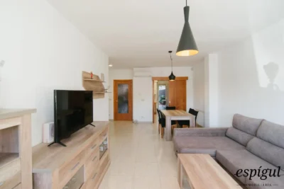 Baix de 3 habitacions amb terrassa i jardí a Peralada