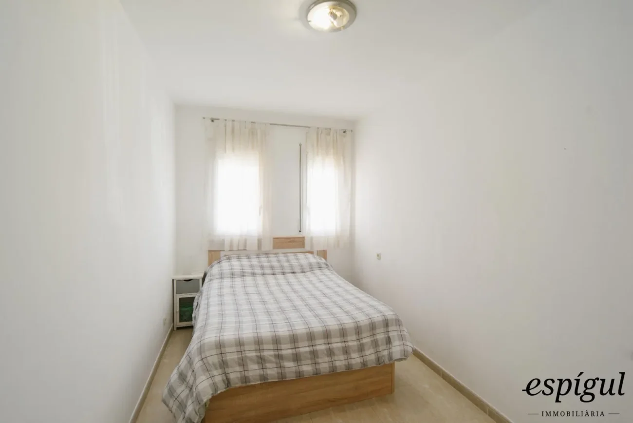 Baix de 3 habitacions amb terrassa i jardí a Peralada