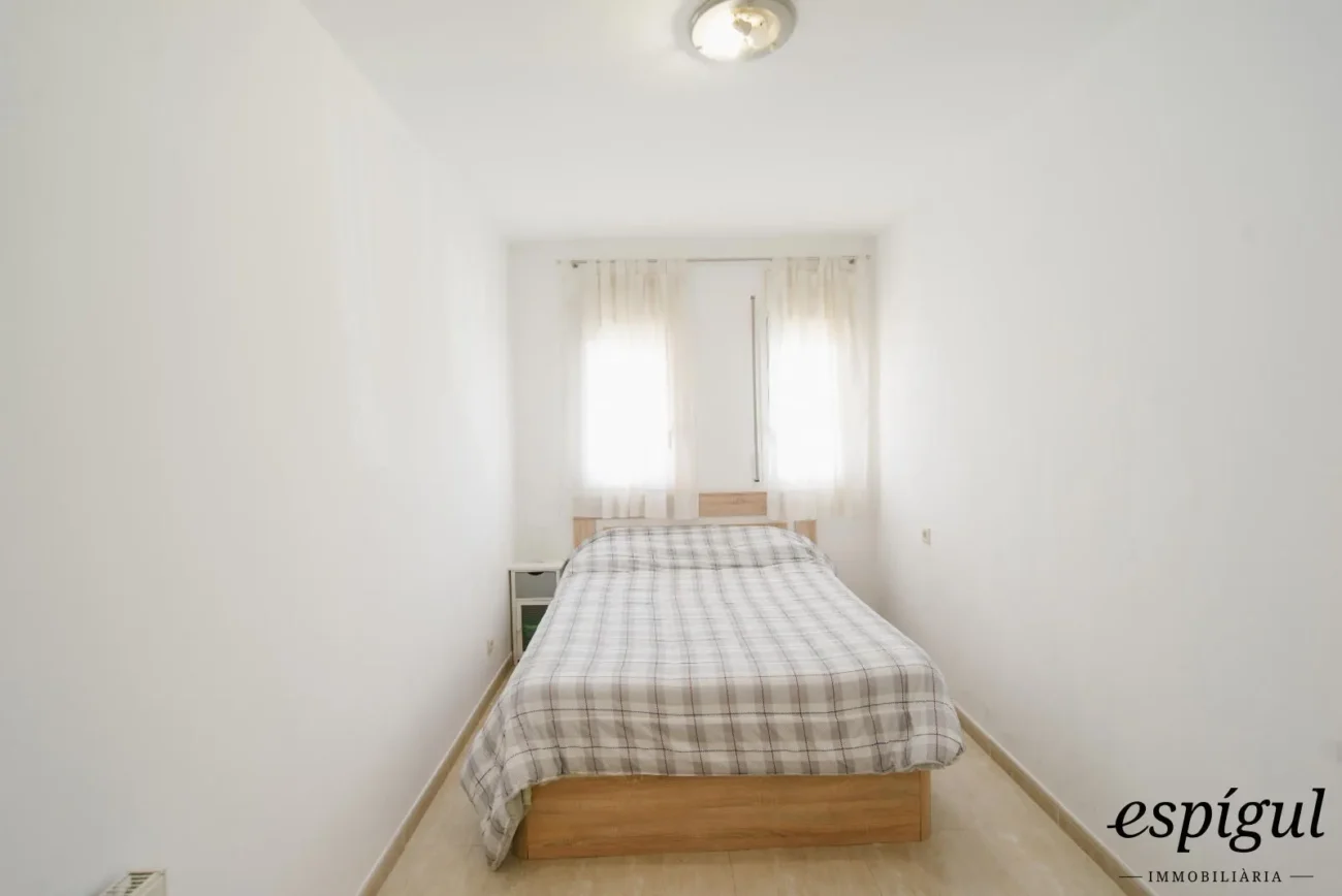 Baix de 3 habitacions amb terrassa i jardí a Peralada