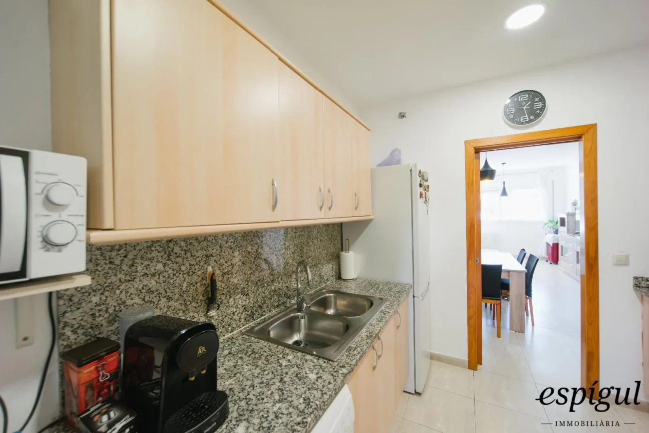 Baix de 3 habitacions amb terrassa i jardí a Peralada