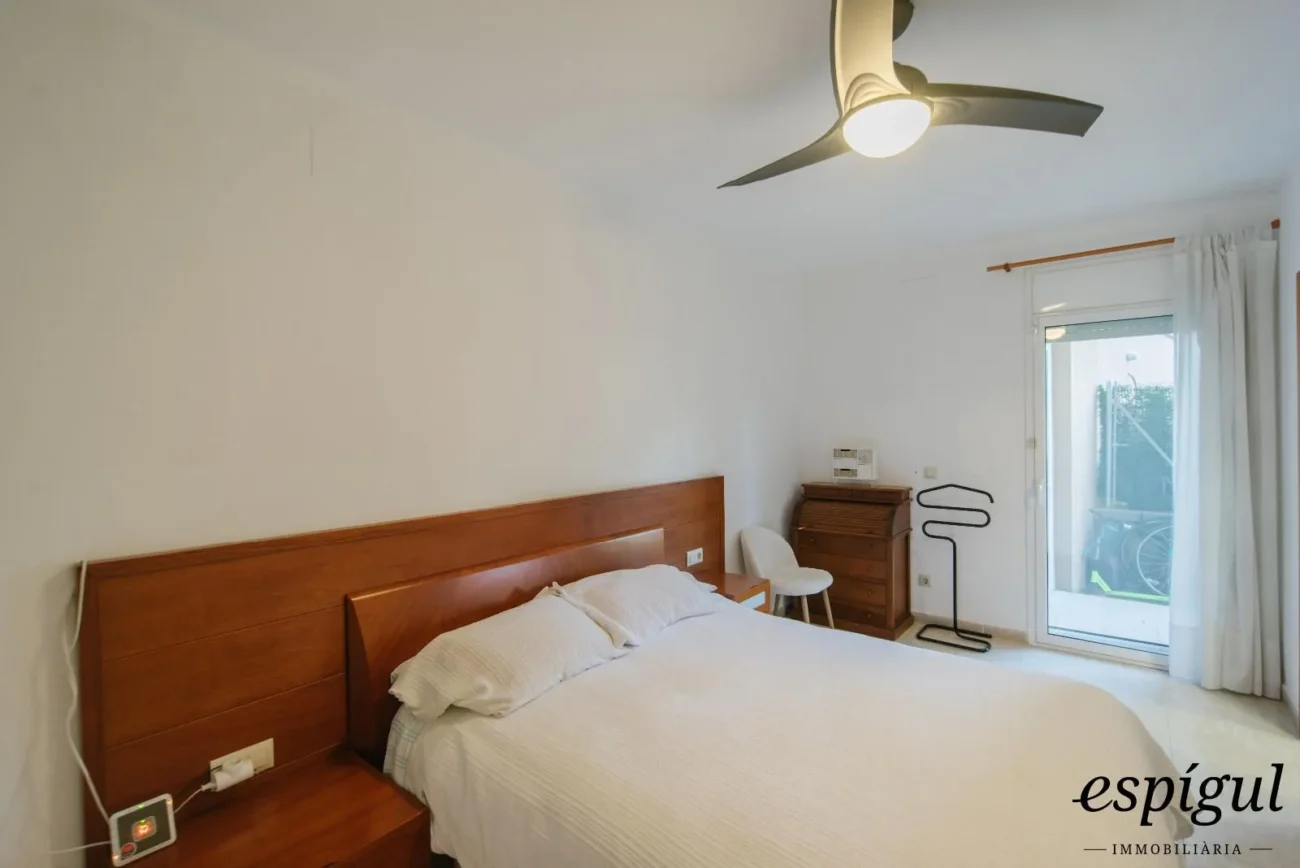 Baix de 3 habitacions amb terrassa i jardí a Peralada