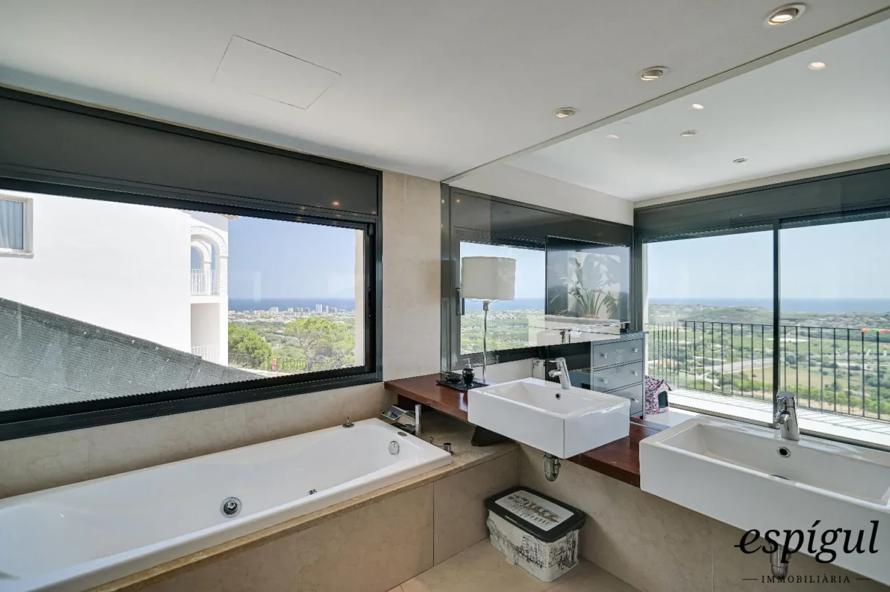 Chalet de lujo en Castell-Platja d’Aro con impresionantes vistas.