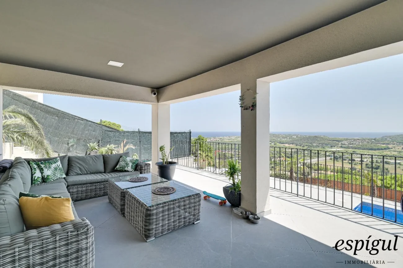 Chalet de lujo en Castell-Platja d’Aro con impresionantes vistas.
