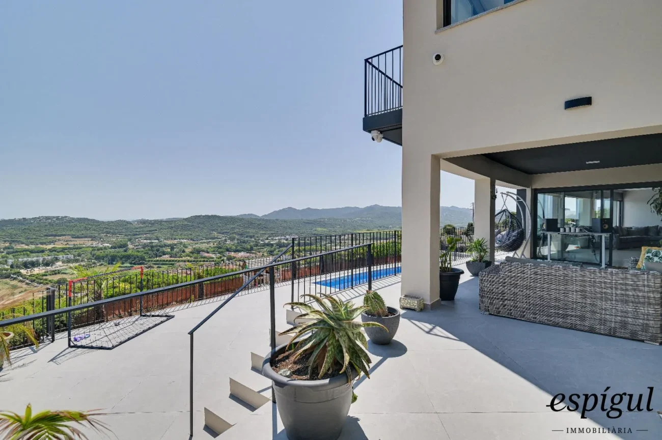 Chalet de lujo en Castell-Platja d’Aro con impresionantes vistas.