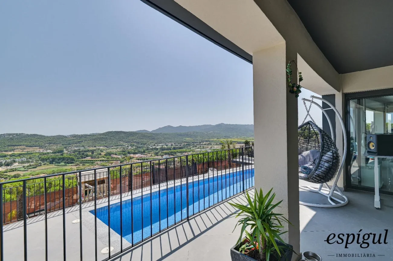 Chalet de lujo en Castell-Platja d’Aro con impresionantes vistas.