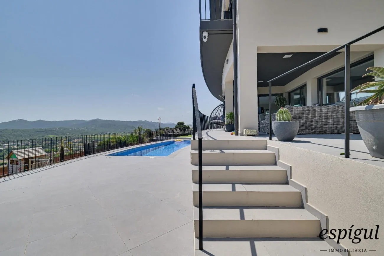 Chalet de lujo en Castell-Platja d’Aro con impresionantes vistas.