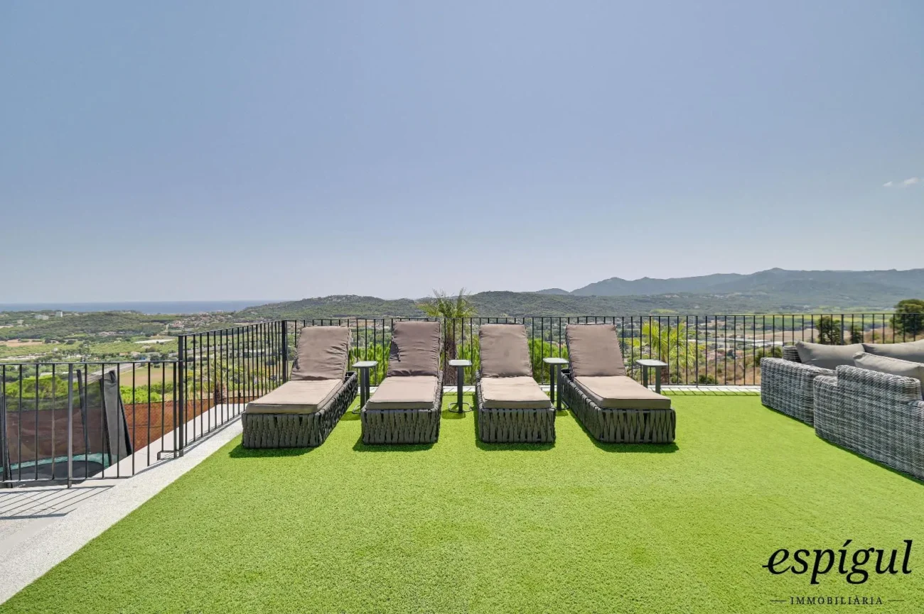 Chalet de lujo en Castell-Platja d’Aro con impresionantes vistas.