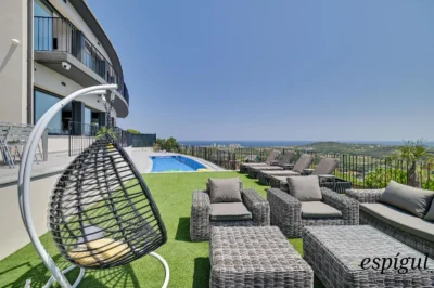 Chalet de lujo en Castell-Platja d’Aro con impresionantes vistas.