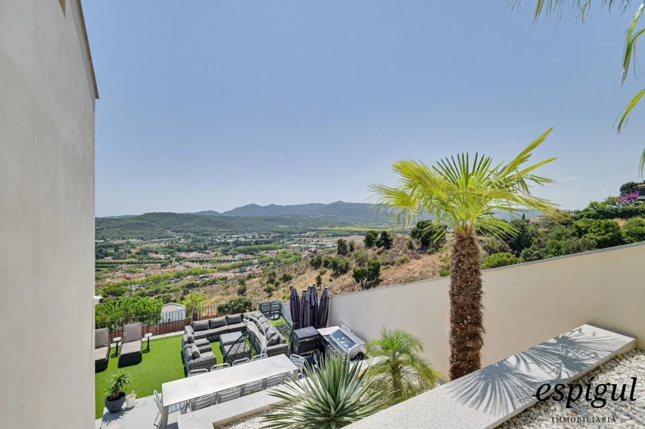 Chalet de lujo en Castell-Platja d’Aro con impresionantes vistas.