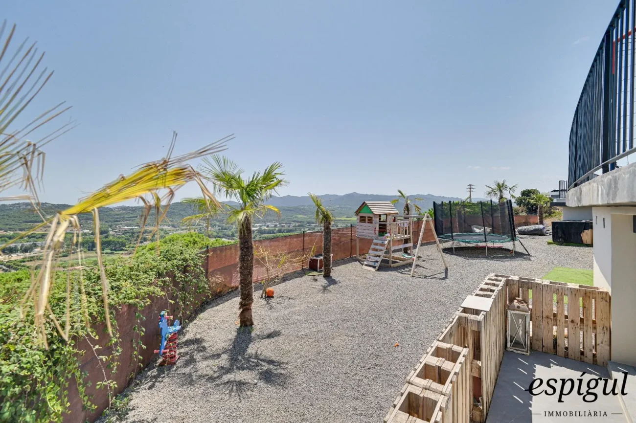 Chalet de lujo en Castell-Platja d’Aro con impresionantes vistas.
