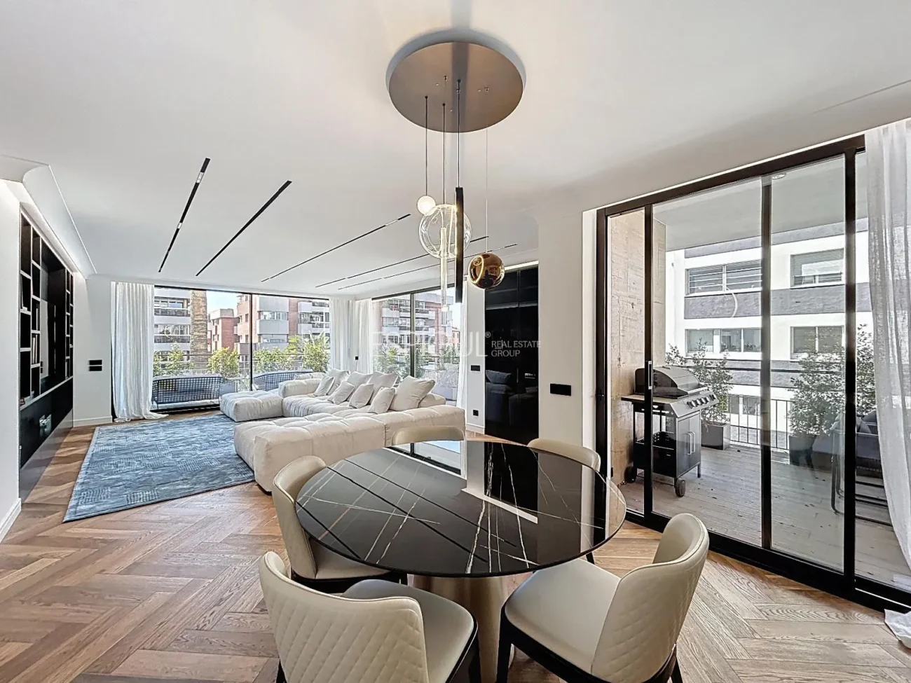 Espectacular piso de diseño en Via Augusta