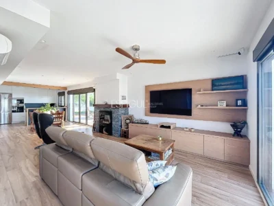 Exclusiva casa amb vistes panoràmiques al mar i la muntanya