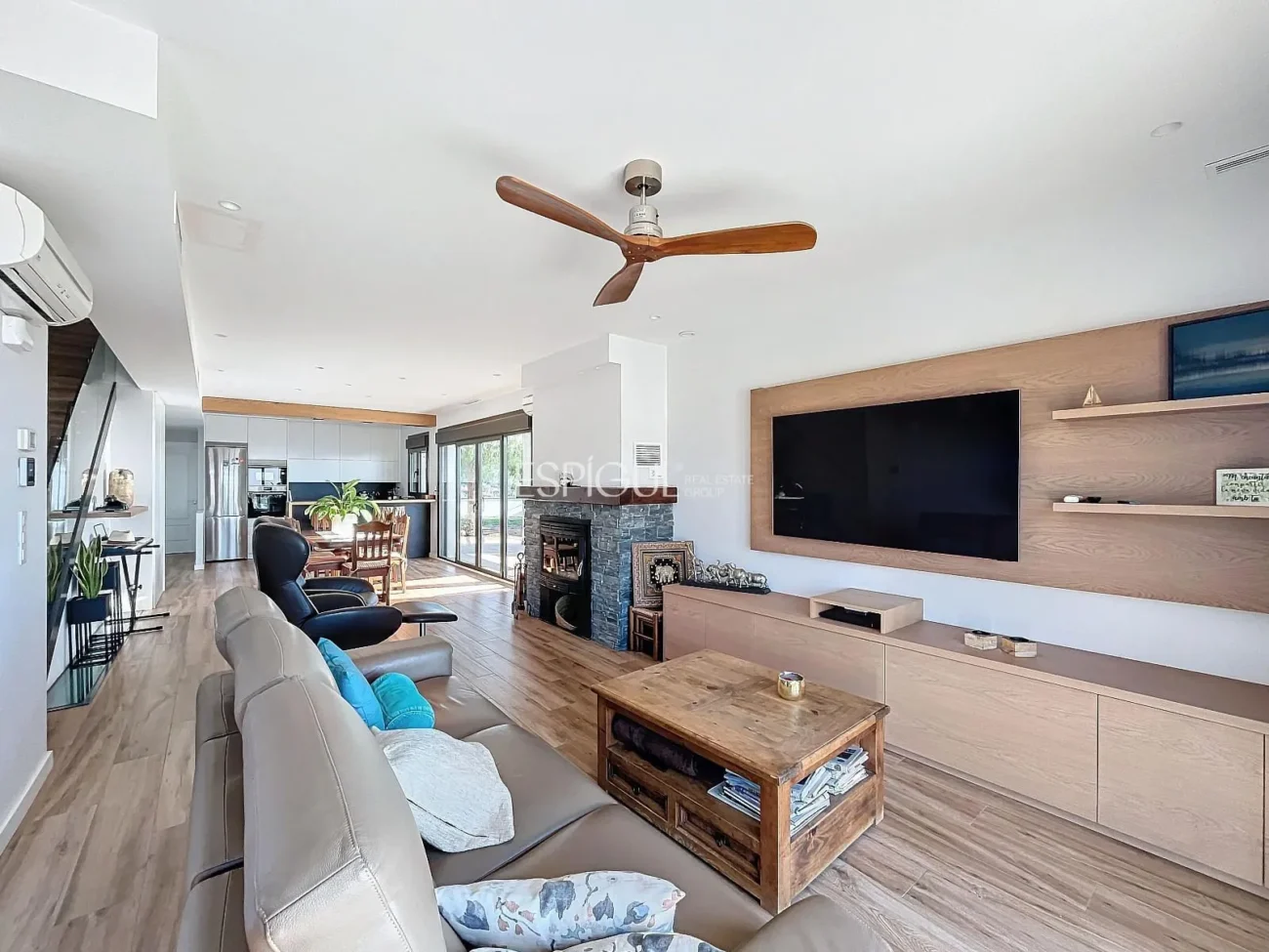 Exclusiva casa amb vistes panoràmiques al mar i la muntanya