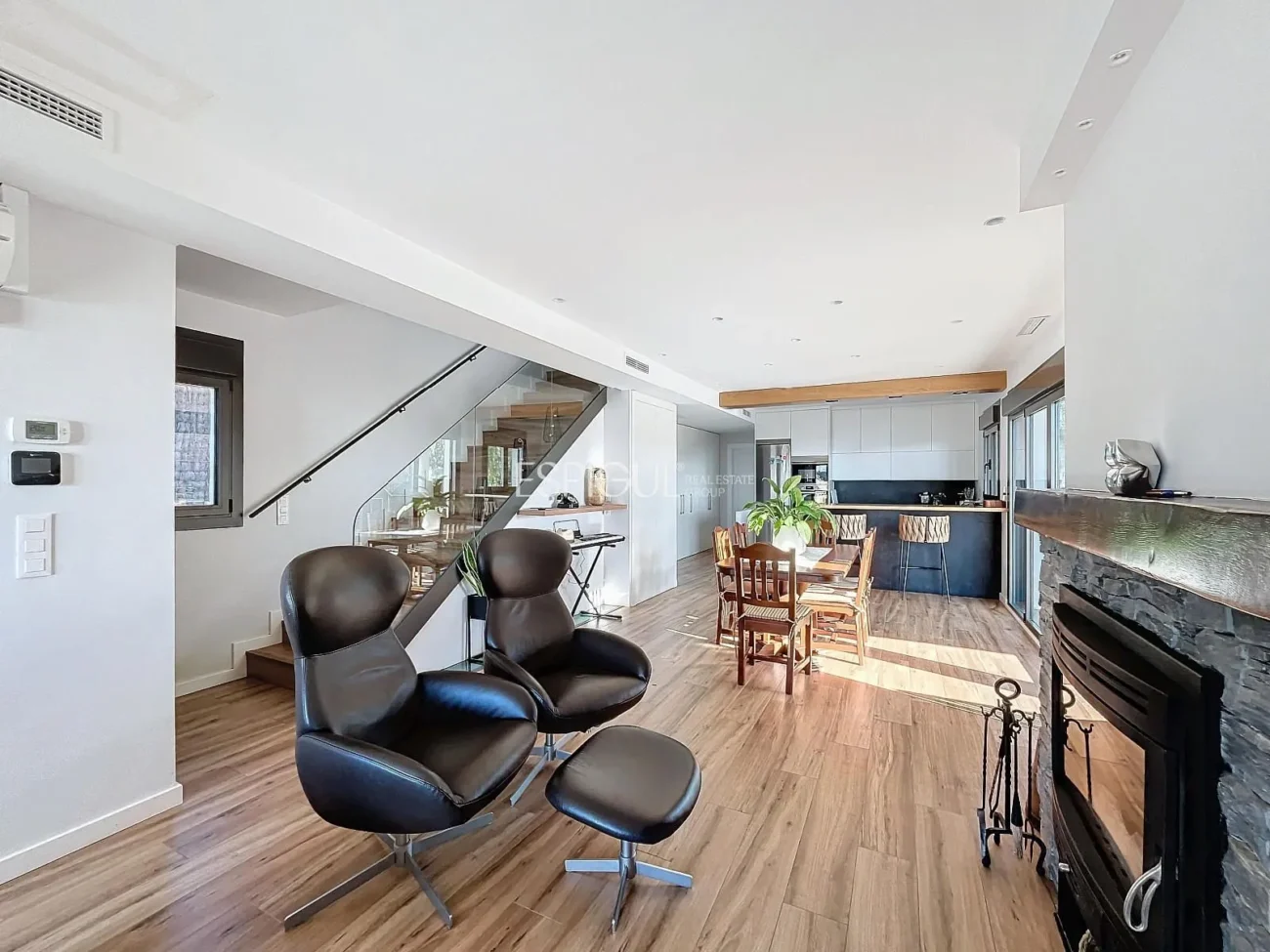 Exclusiva casa amb vistes panoràmiques al mar i la muntanya