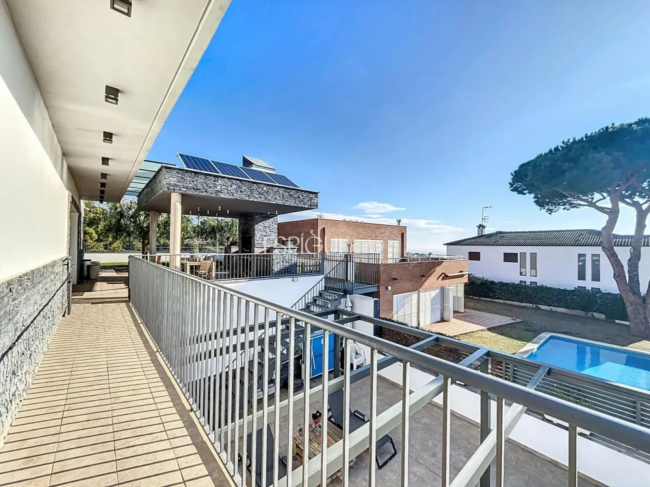 Exclusiva casa amb vistes panoràmiques al mar i la muntanya