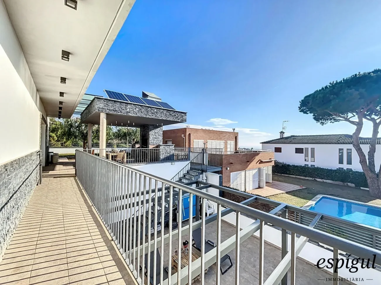 Casa exclusiva amb vistes panoràmiques al mar i la muntanya