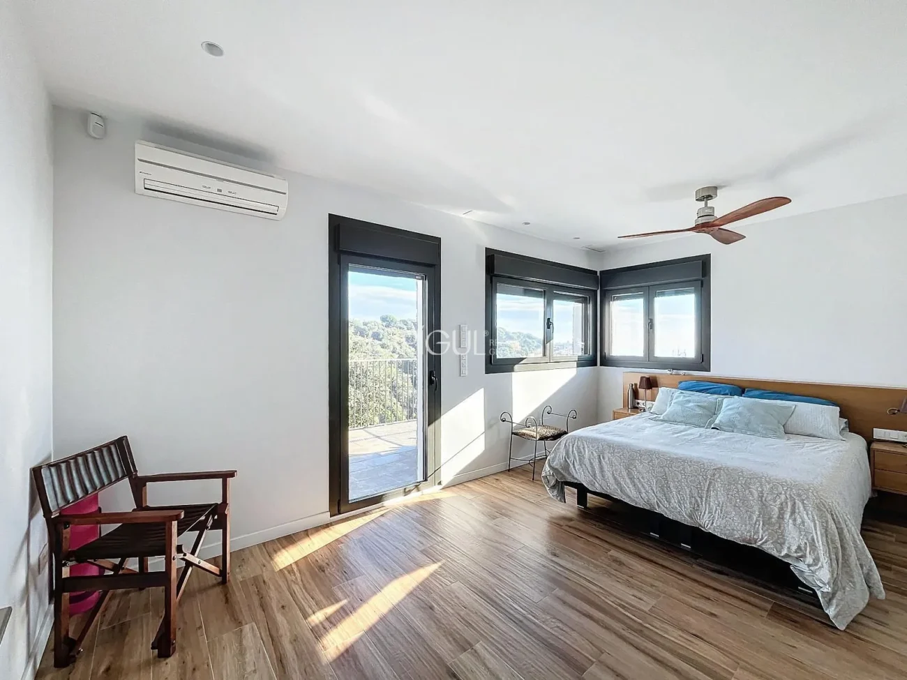 Exclusiva casa amb vistes panoràmiques al mar i la muntanya