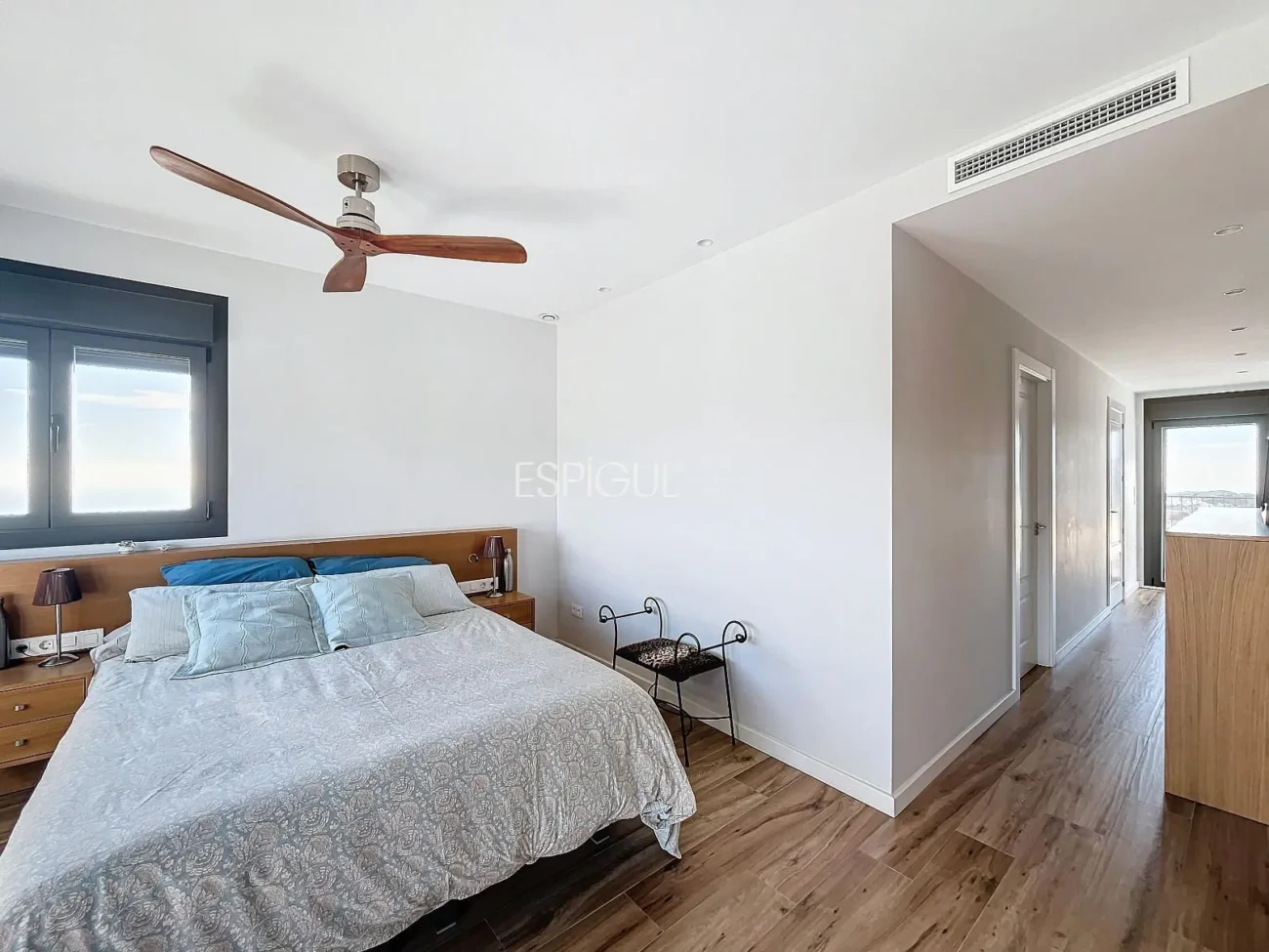 Exclusiva casa amb vistes panoràmiques al mar i la muntanya