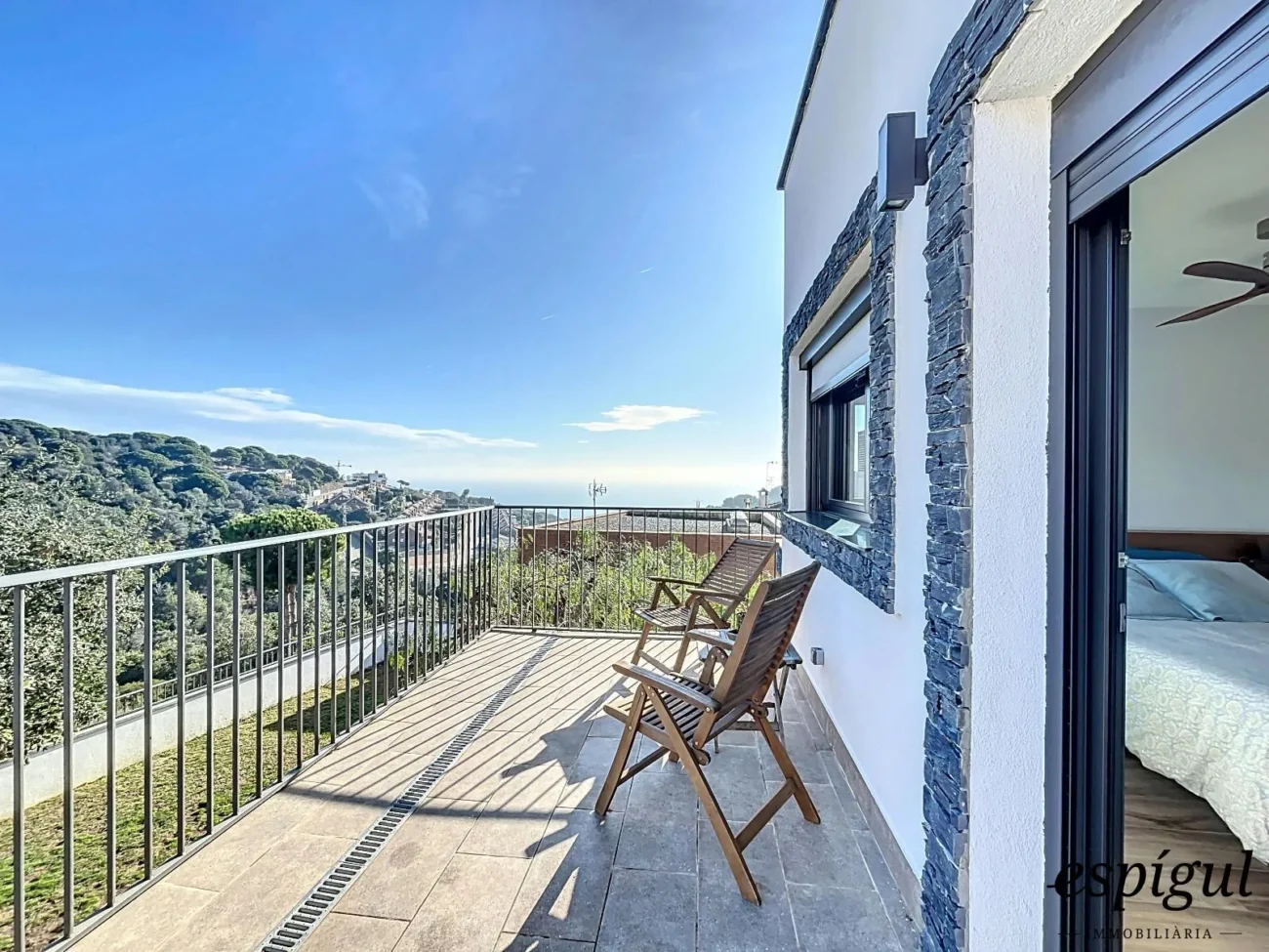Casa exclusiva amb vistes panoràmiques al mar i la muntanya