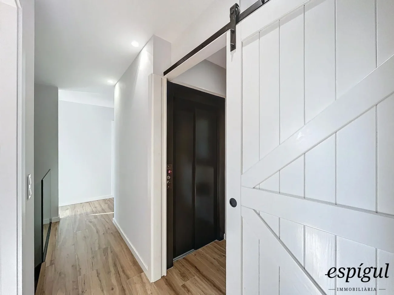 Casa exclusiva amb vistes panoràmiques al mar i la muntanya