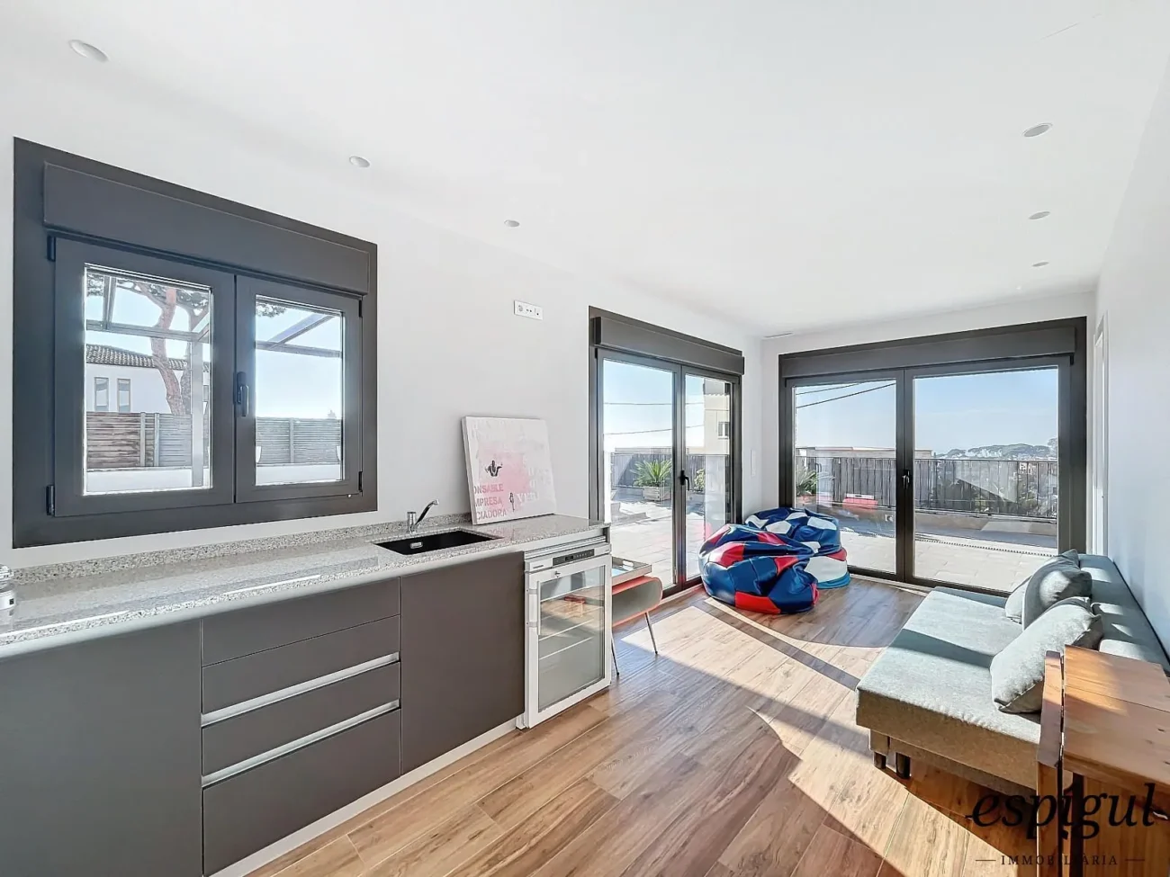 Casa exclusiva amb vistes panoràmiques al mar i la muntanya