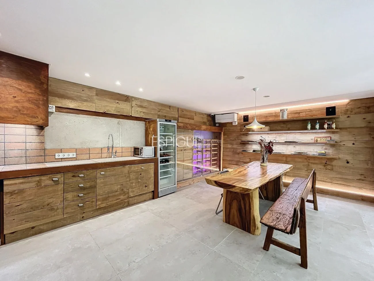 Exclusiva casa amb vistes panoràmiques al mar i la muntanya