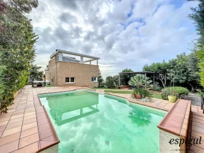 Property with excellent panoramic views in Sant Berger, Teià