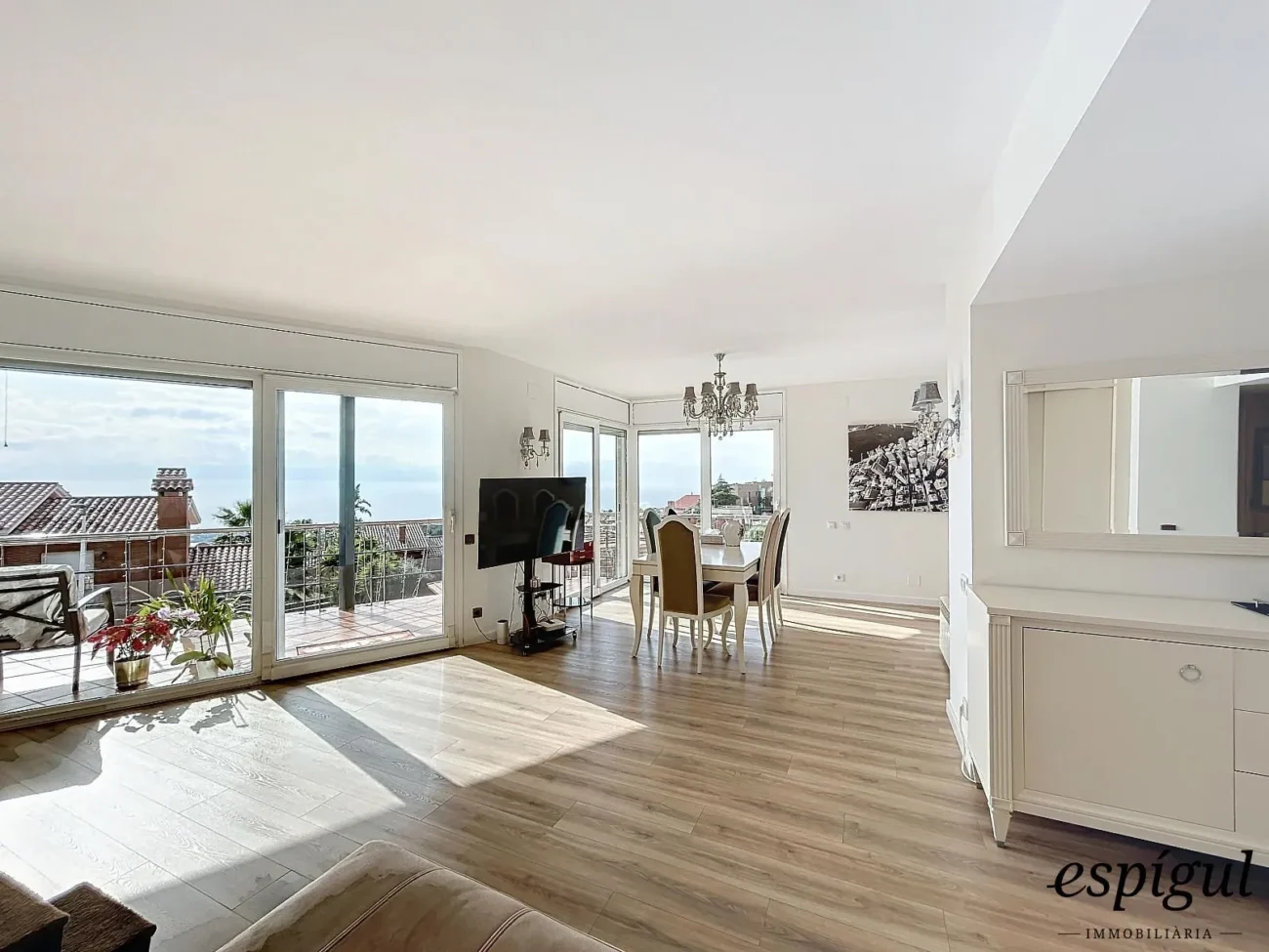 Property with excellent panoramic views in Sant Berger, Teià