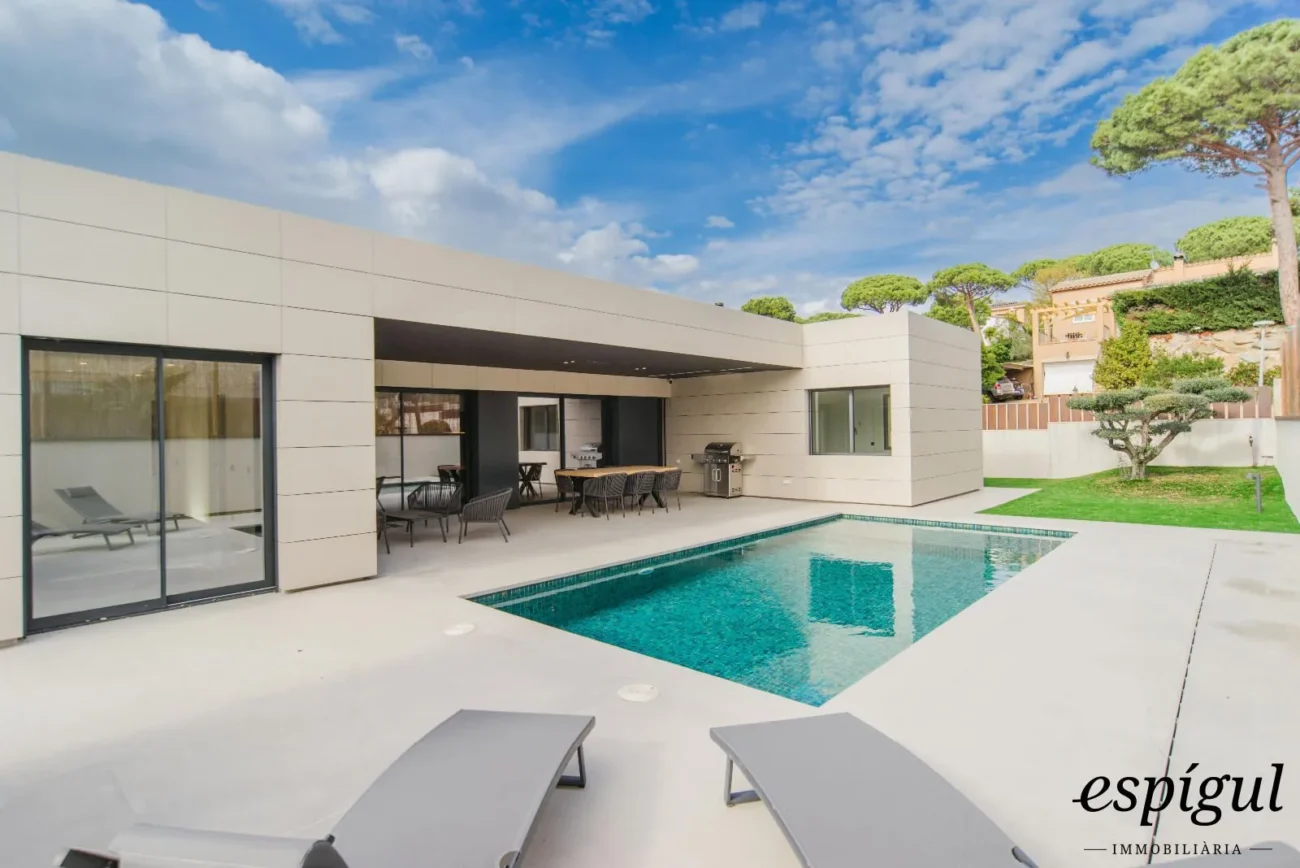 Exclusiva vivienda de obra nueva en Calonge