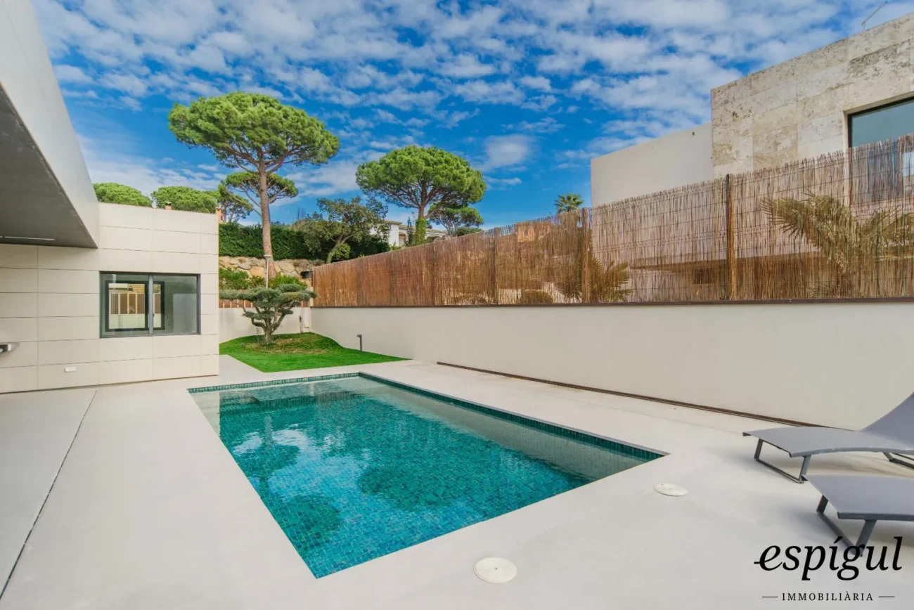 Exclusiva vivienda de obra nueva en Calonge