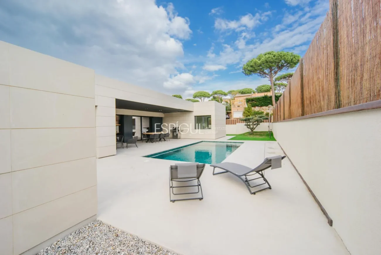 Propriété exclusive de nouvelle construction à Calonge