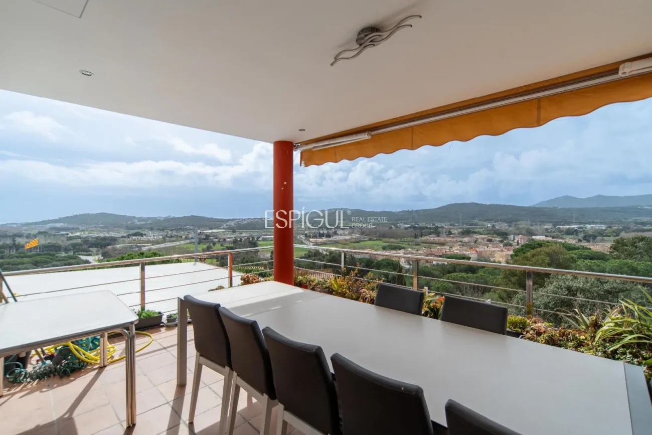 Casa exclusiva amb vistes al mar, piscina i jardí a Can Semi