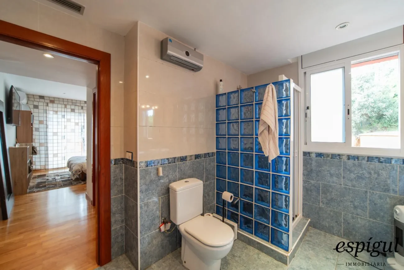 Casa exclusiva con vistas al mar, piscina y jardín en Can Semi