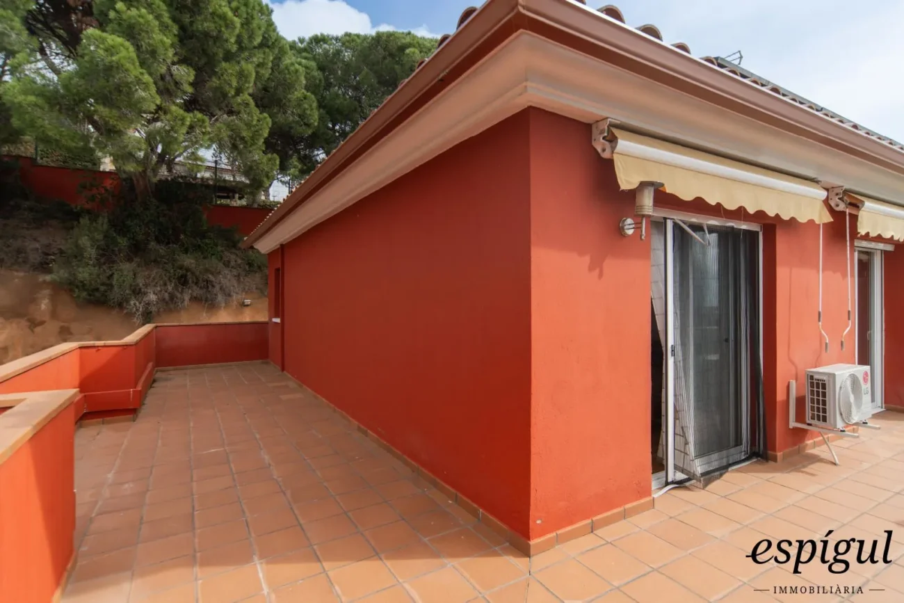 Casa exclusiva con vistas al mar, piscina y jardín en Can Semi