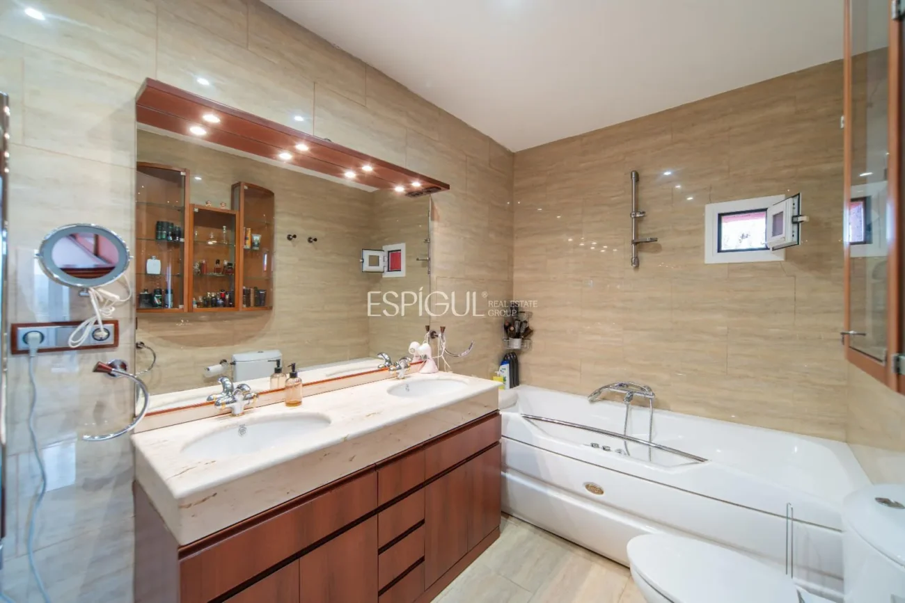 Casa exclusiva amb vistes al mar, piscina i jardí a Can Semi