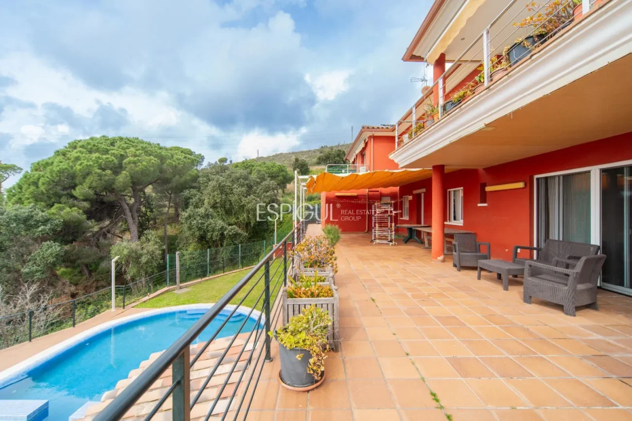 Casa exclusiva amb vistes al mar, piscina i jardí a Can Semi