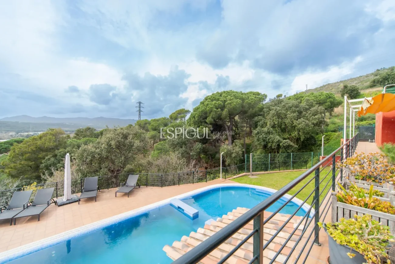 Casa exclusiva amb vistes al mar, piscina i jardí a Can Semi