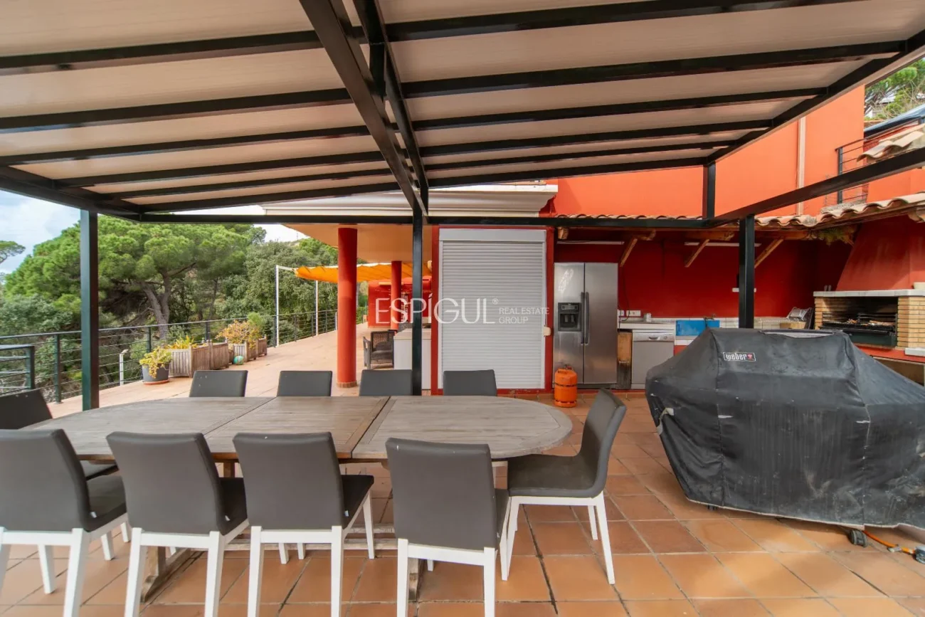 Casa exclusiva amb vistes al mar, piscina i jardí a Can Semi