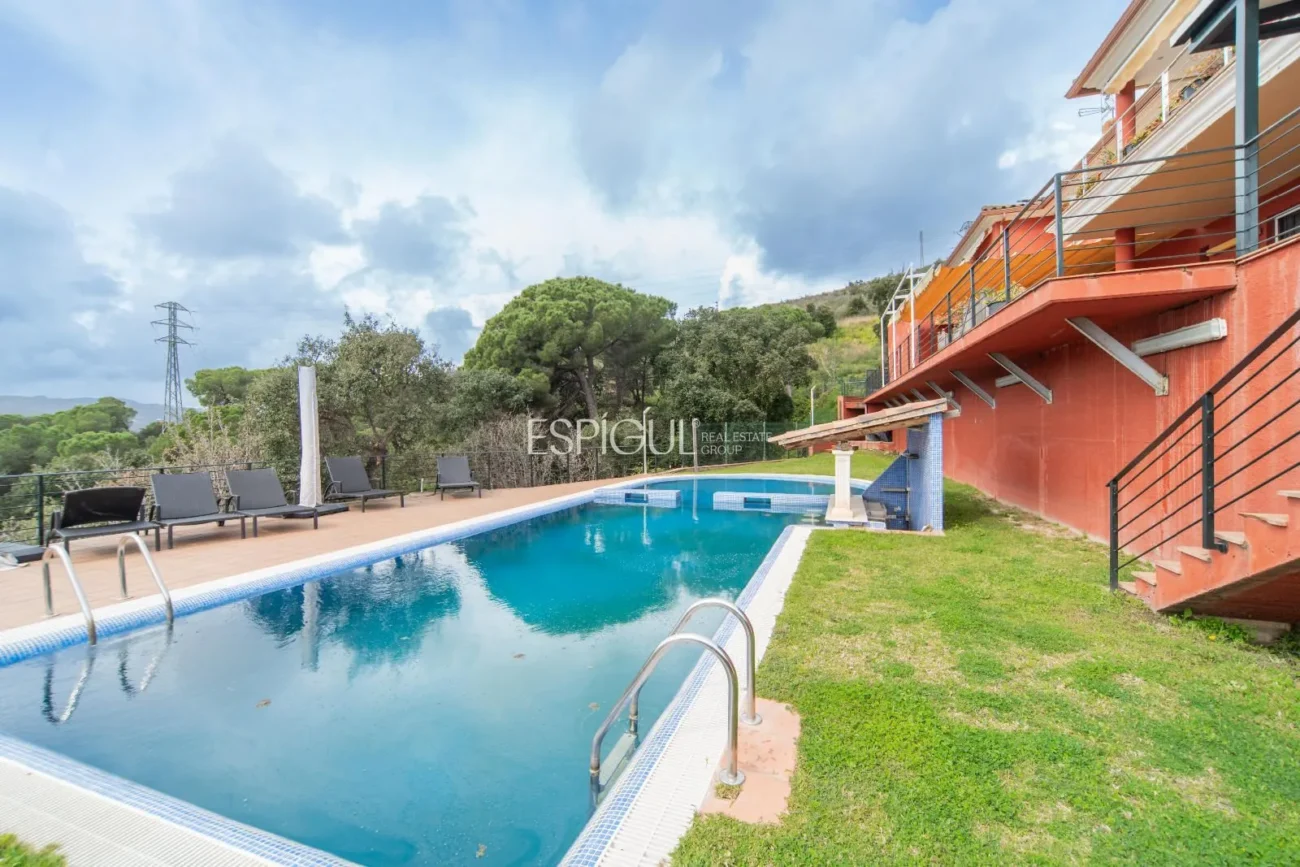 Casa exclusiva amb vistes al mar, piscina i jardí a Can Semi