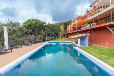 Casa exclusiva amb vistes al mar, piscina i jardí a Can Semi