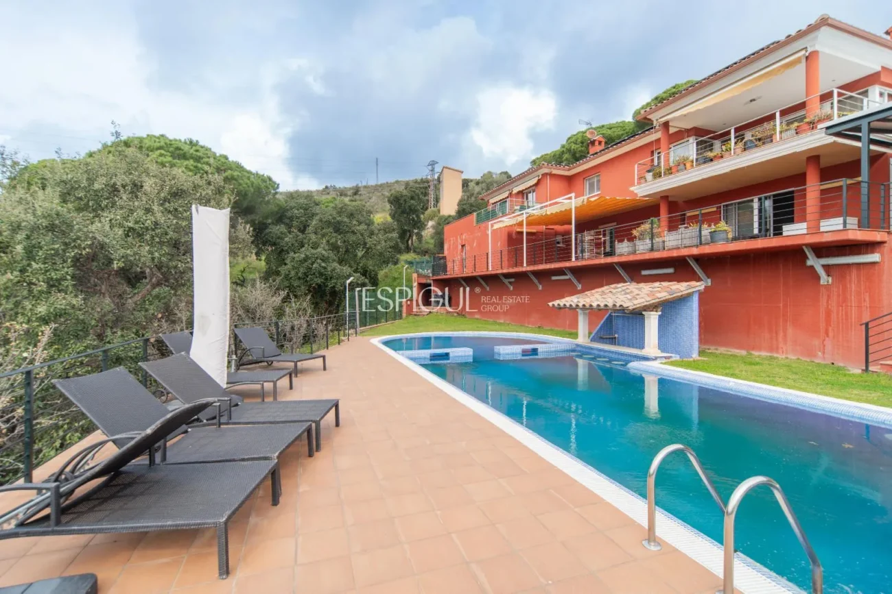 Casa exclusiva amb vistes al mar, piscina i jardí a Can Semi