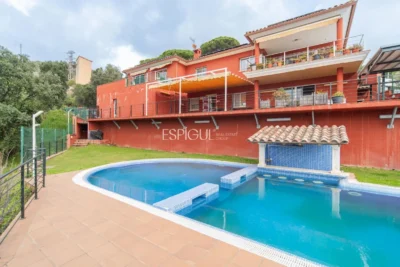 Casa exclusiva amb vistes al mar, piscina i jardí a Can Semi