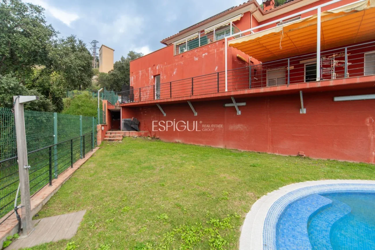 Casa exclusiva amb vistes al mar, piscina i jardí a Can Semi