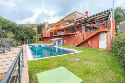 Casa exclusiva amb vistes al mar, piscina i jardí a Can Semi