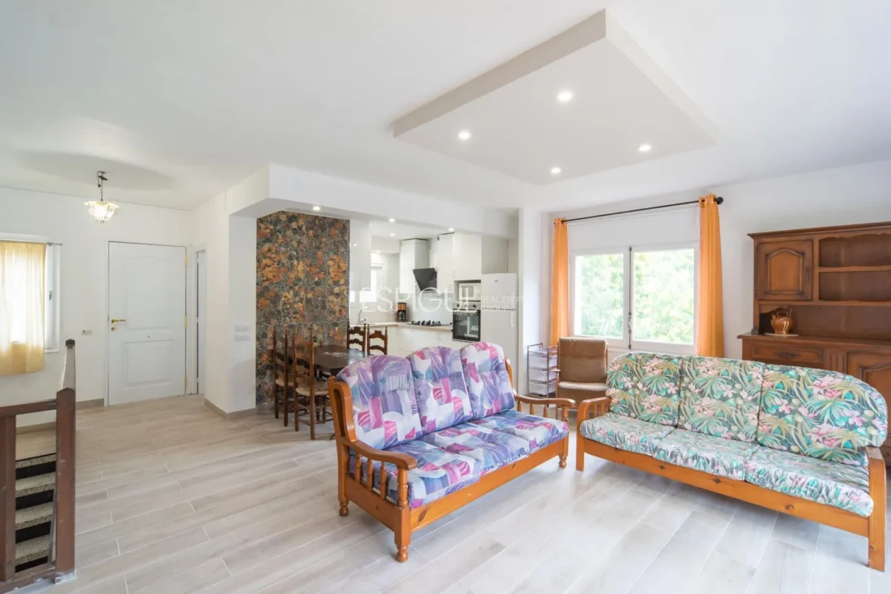 Casa independent a la Urbanització Rosamar