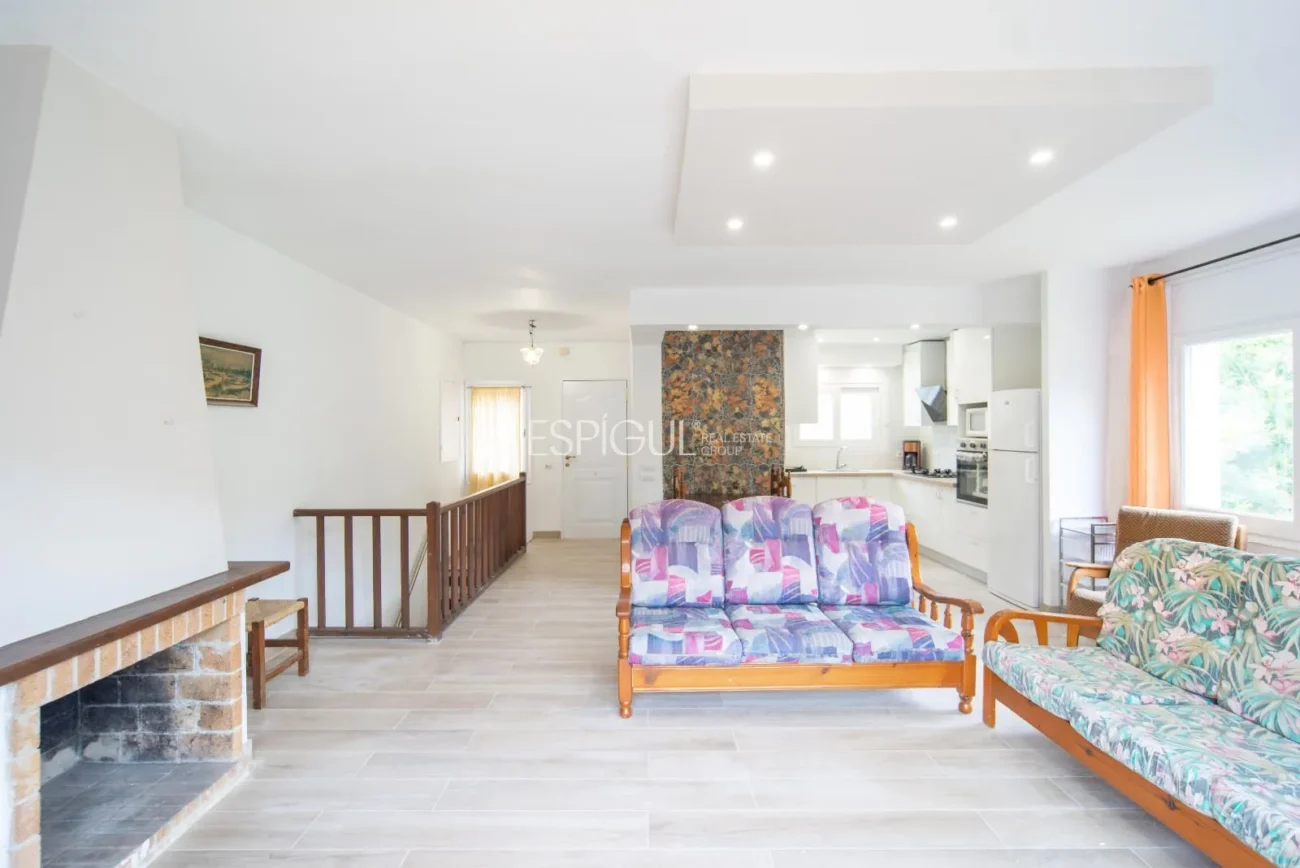 Casa independent a la Urbanització Rosamar