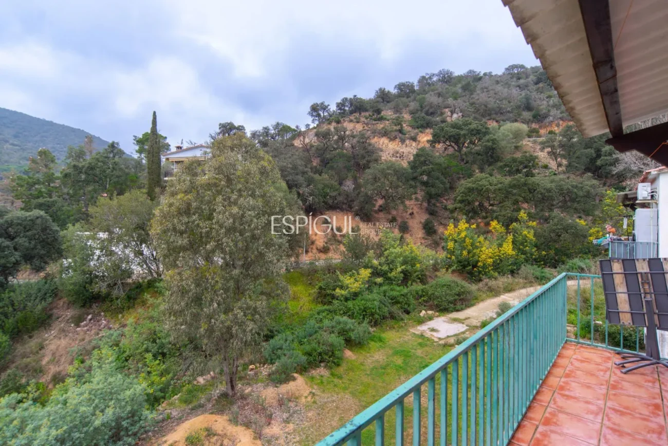 Casa independent a la Urbanització Rosamar