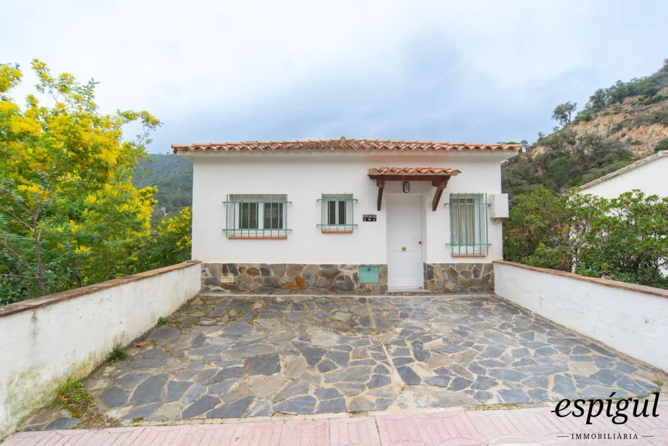 Independent house in Rosamar Urbanization